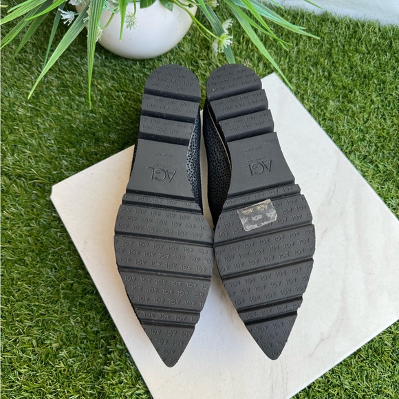 AGL🔴pointed toe flats black extra soft size 8.5 gently used - Picture 9 of 10